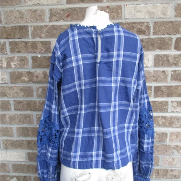 Free People Long sleeve W/ Lace details top sz M - Picture 3 of 4